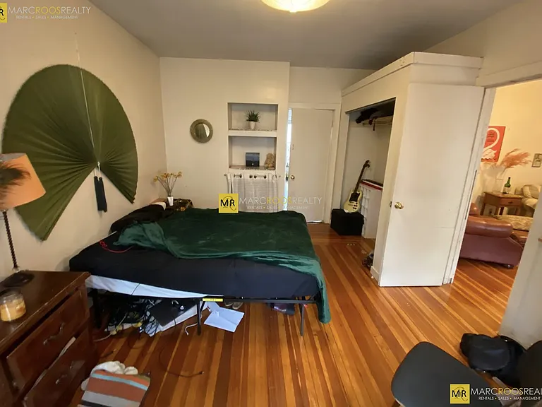 5 Lowell Cir #1 — Photo 3
