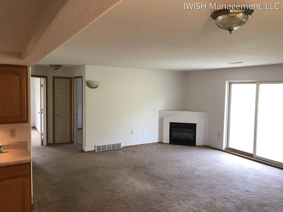 LC230B - Living Room-Hallway_10022019