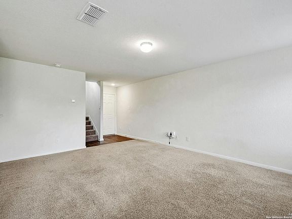 3rd image of 6818 TRESELLE LN