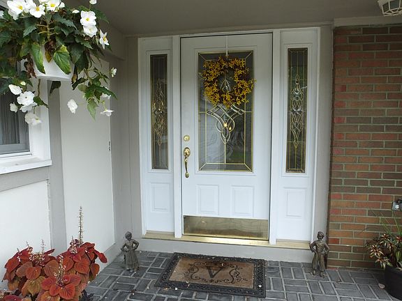 3rd image of 5297 Queensbury Dr SE