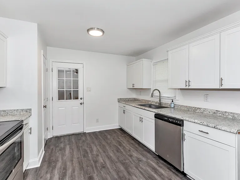 611 Ofallon Rd NW — Photo 11