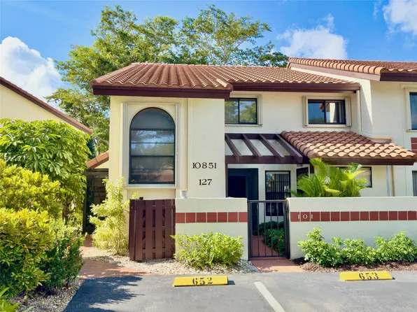 10851 Palm Lake Avenue #201, Boynton Beach, FL 33437