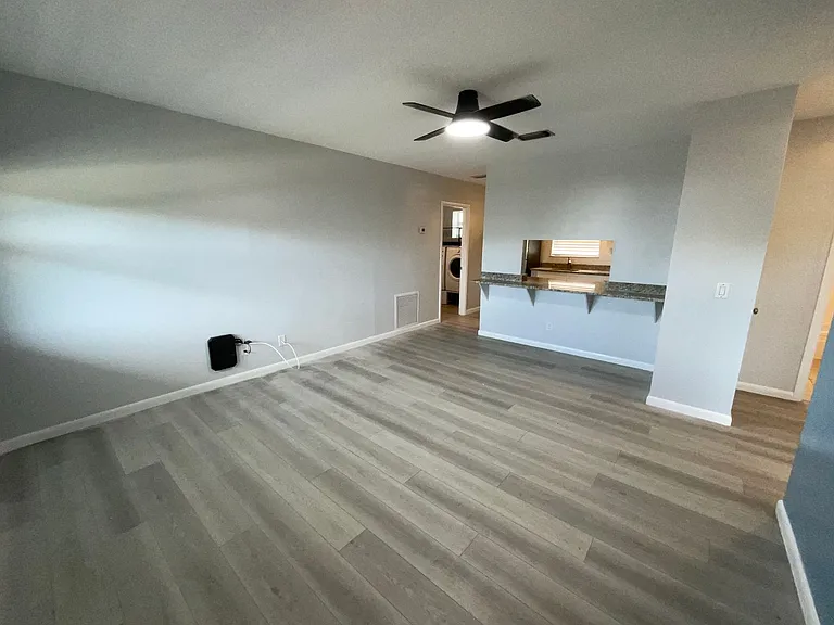 661 Hernando St — Photo 16
