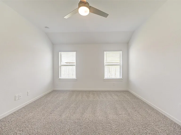 2732 Misty Elm Ln — Photo 35