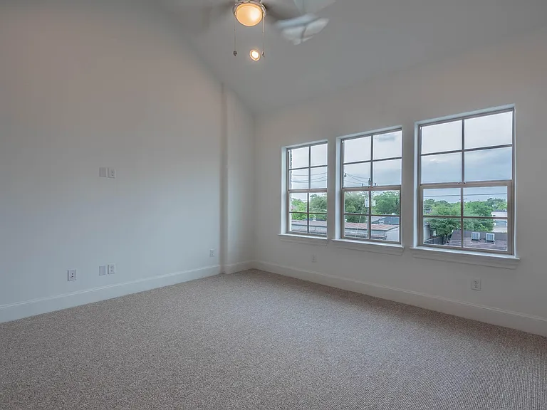 4057 Leeland St — Photo 26