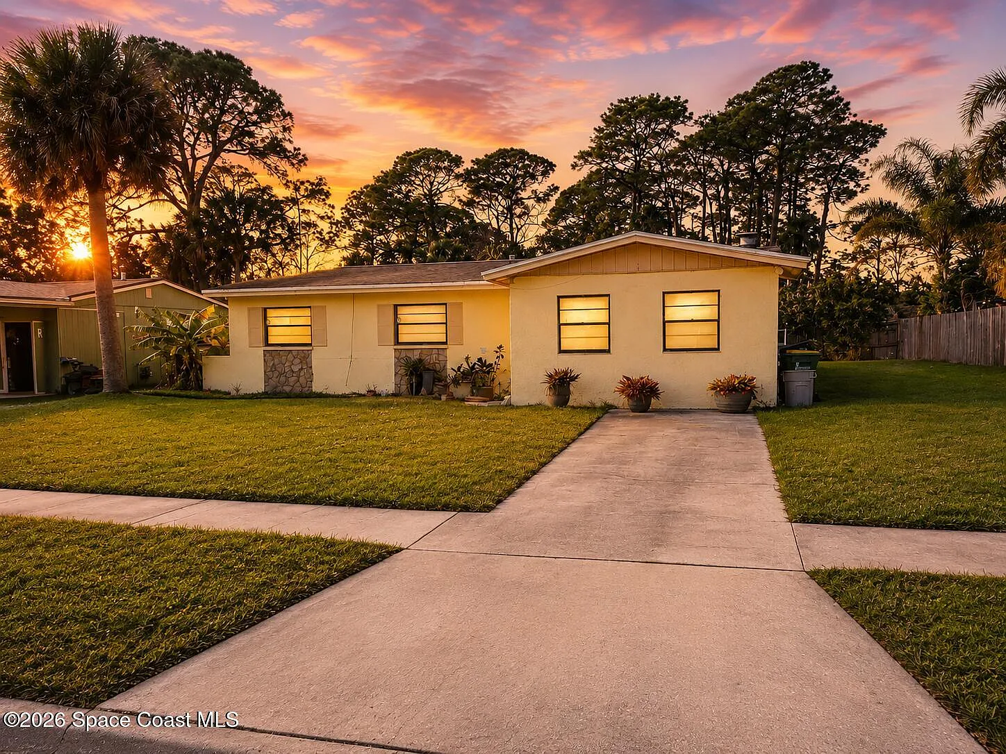 4 bed, 3.0 bath, 1000 sqft, $2,500 — Photo 1