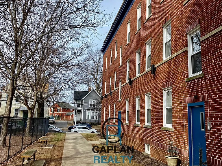 91 Bristol St #A — Photo 11