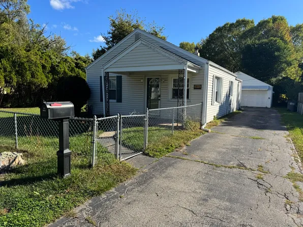 2012 Sandown Rd, Toledo, OH 43615