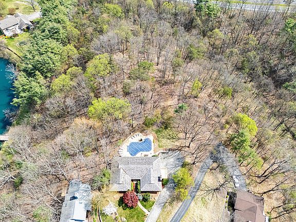 4th image of 6051 Lakemont Dr