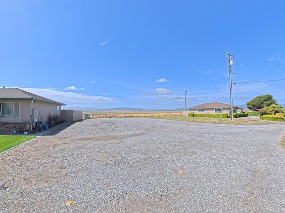 4th image of 4790 Pacheco Pass Hwy