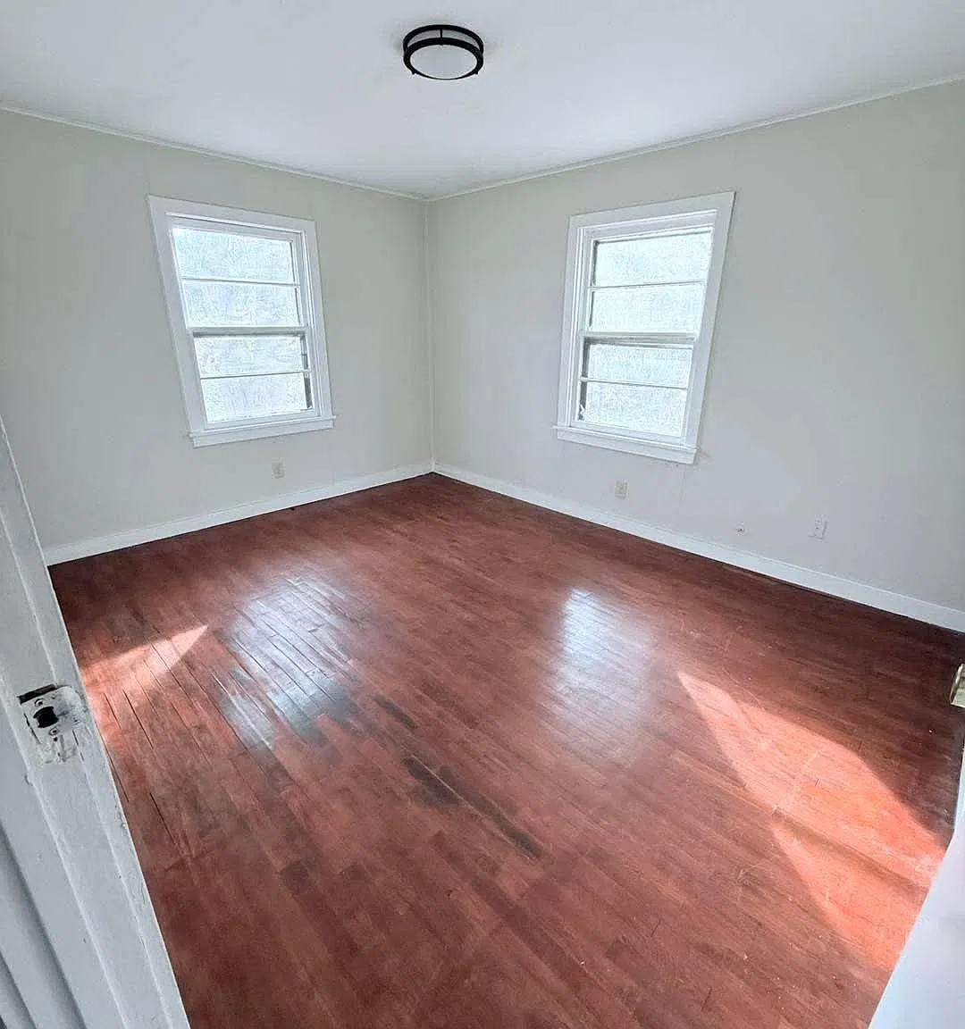3 bed, $1,000 — Photo 2