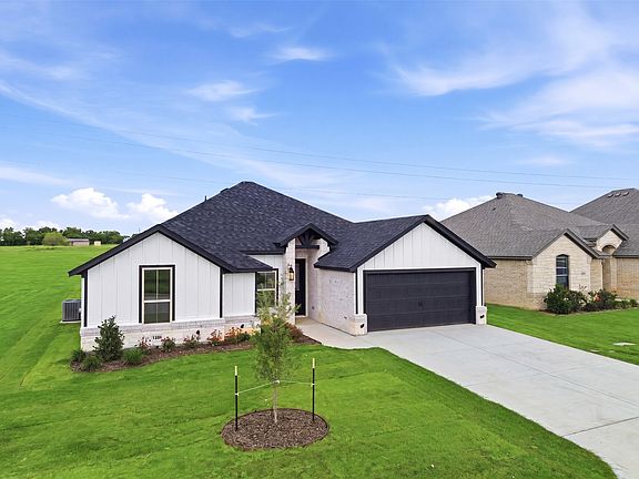 2nd image of 1600 Oleander Dr