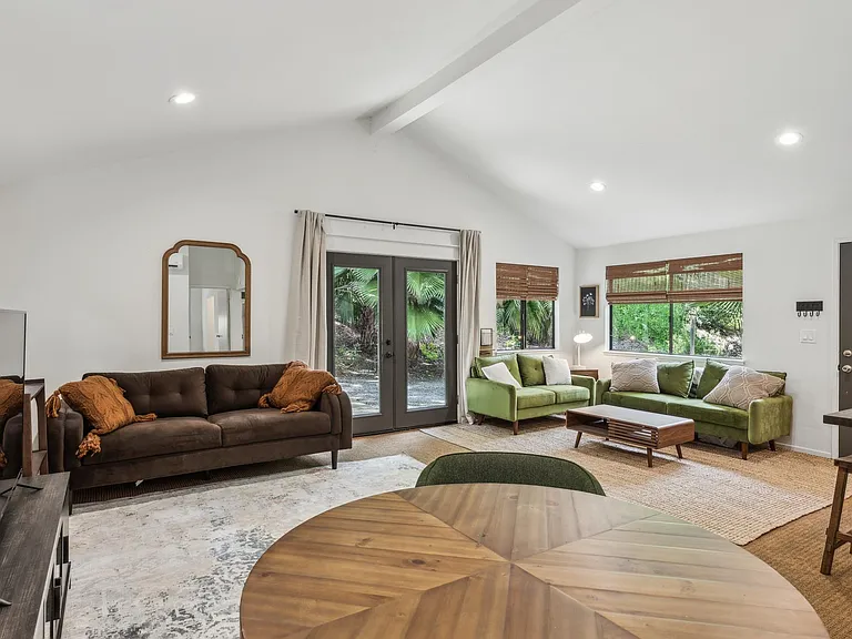 10 Angelica Ct #A — Photo 11