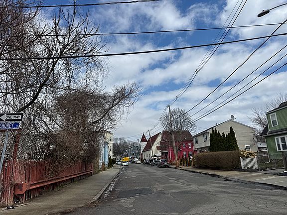 4th image of 21 Story Ave