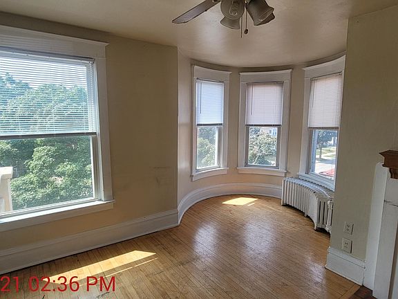 5th image of 2964 N Maryland Ave #A