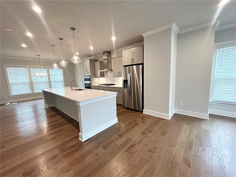 1038 Burnside Pl NW — Photo 4