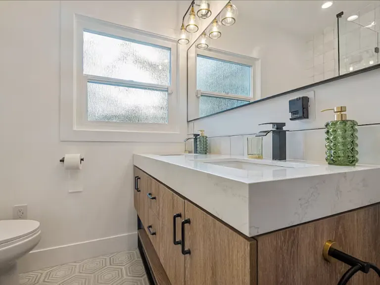 7106 Lasaine Ave — Photo 26