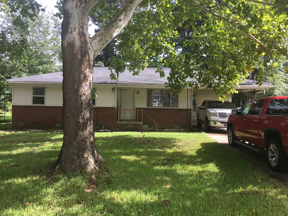 2nd image of 1421 Phillip Dr