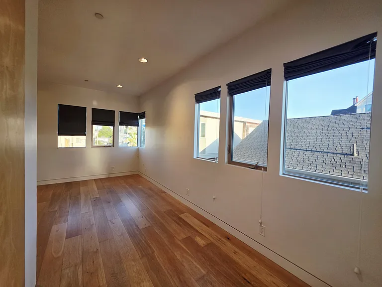 2830 Myrtle St — Photo 17