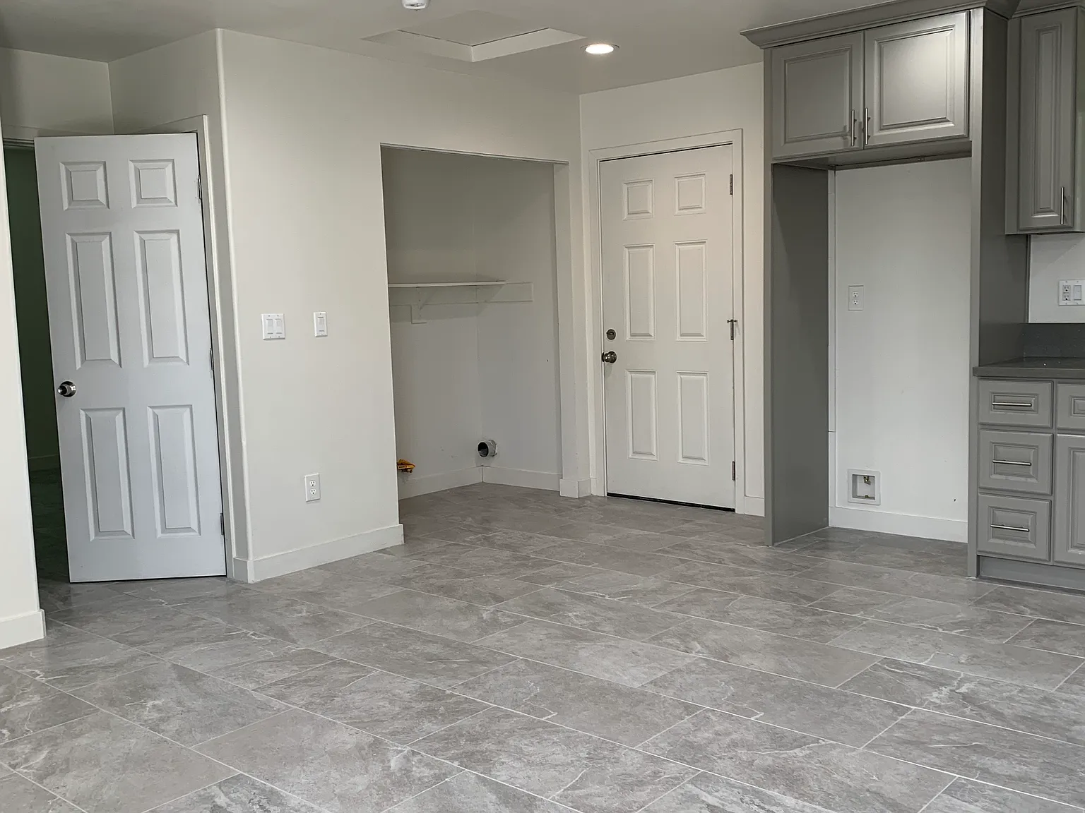 2 bed, 800 sqft, $2,600 — Photo 3