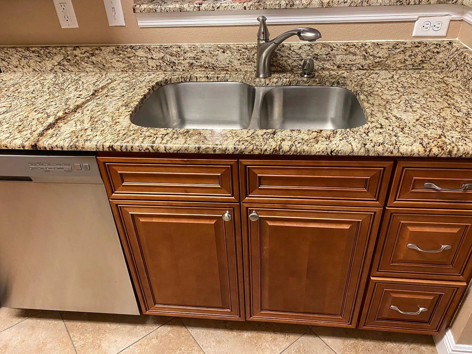 1 bed, 867 sqft, $1,775 — Photo 3