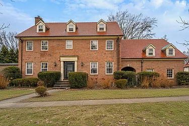 31 Puritan Avenue  image 1 of 44