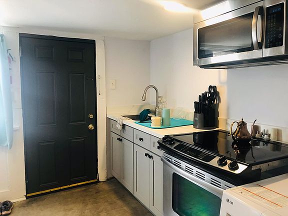 3rd image of 3415 Carondelet St APT C