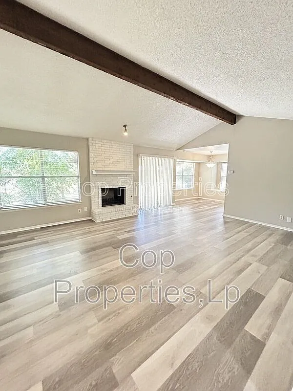 Building Photo - 6219 Sun Holw