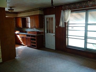 3rd image of 513 Calvin Dr