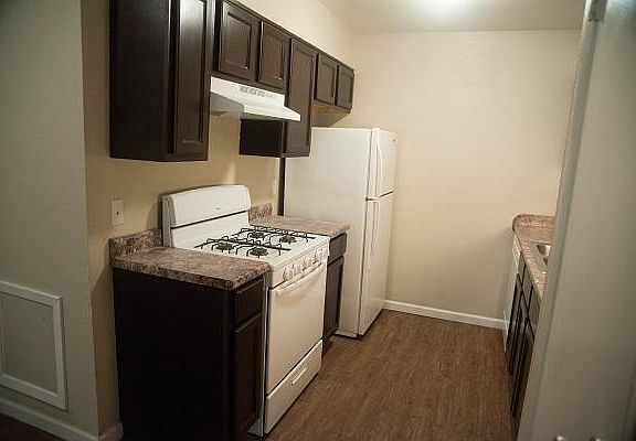 5th image of 145 E School Ave APT C13