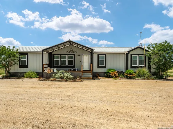 5230 FM 1332, Jourdanton, TX 78026