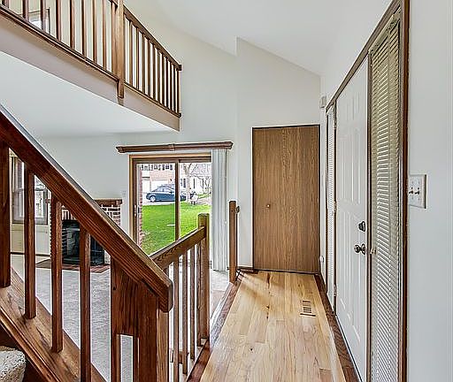LOFT OVER LOOKING FOYER