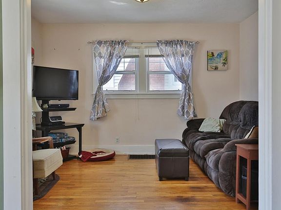 3rd image of 627 Harrison Ave