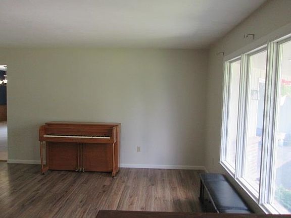 4th image of 1503 Valencia Dr