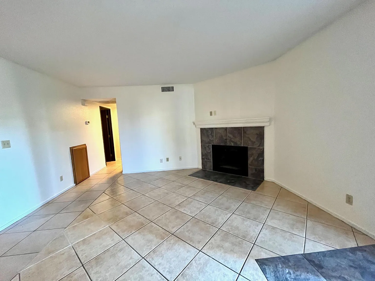 2 bed, 992 sqft, $1,195 — Photo 2