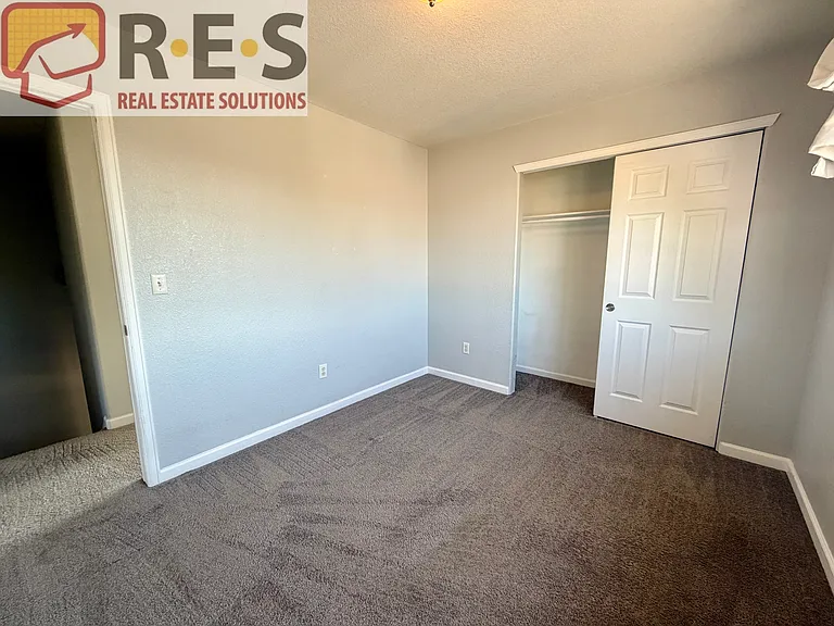 3841 Grove St — Photo 9