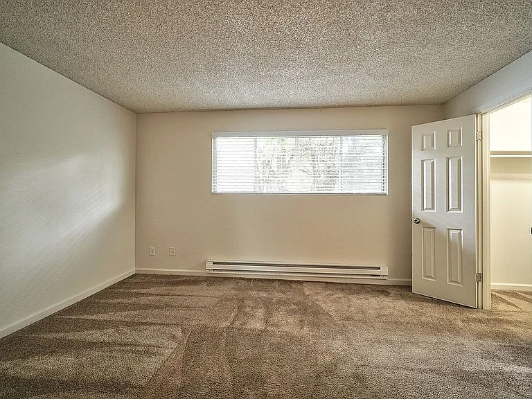 2897 NE Rene Ave — Photo 39