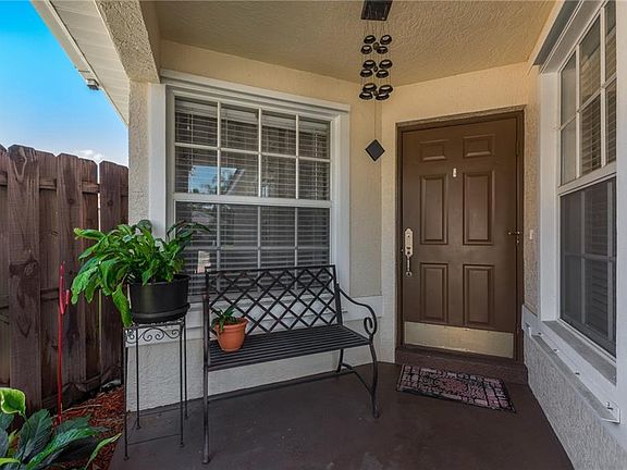 3rd image of 3531 SW Coco Palm Dr