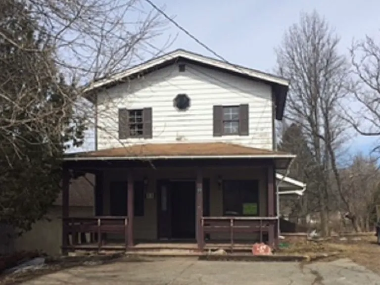 11 McManus St — Photo 1