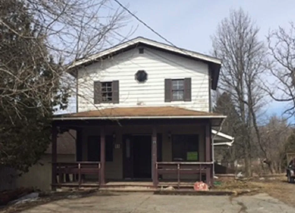 11 McManus St