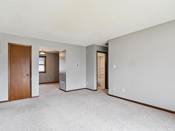 5th image of 1115 Flammang Dr APT 4
