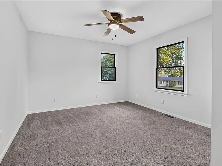 611 Greenfield Dr — Photo 27