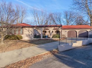 28 Chatsford Ct, Bloomington, IL 61704