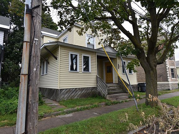 2nd image of 12 Lawrence St