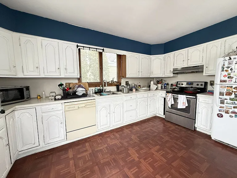 29 Washington Ave — Photo 2