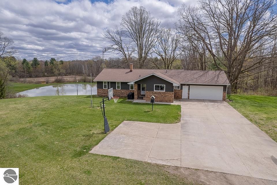 3110 N Bush Rd, Coleman, MI 48618 Zillow