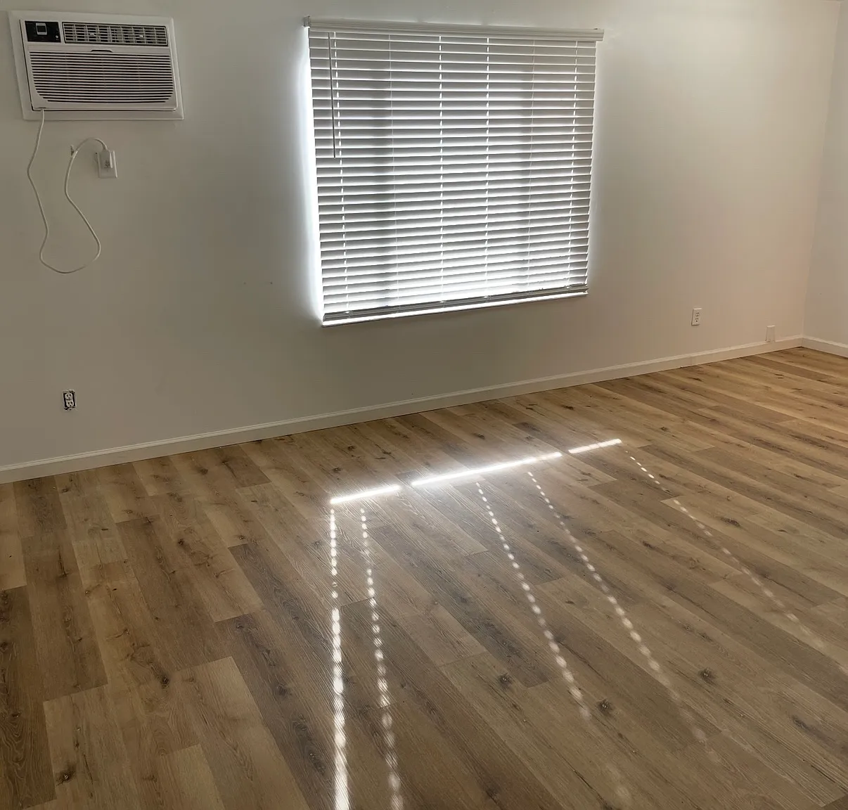 2 bed, 700 sqft, $725 — Photo 2