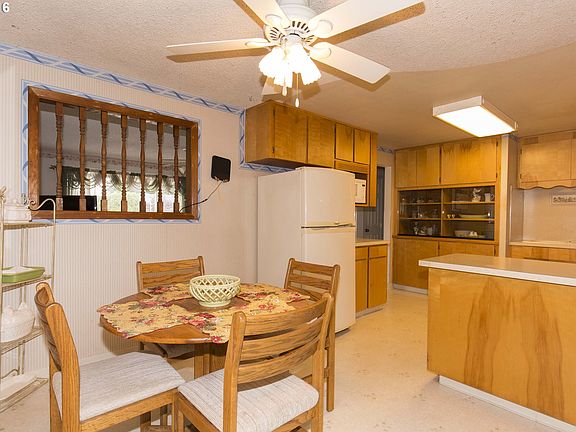 5th image of 11905 NE 80th St