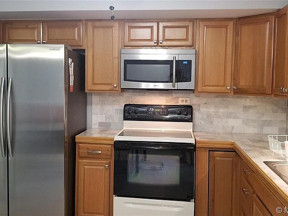 4th image of 16565 NE 26th Ave APT 4I