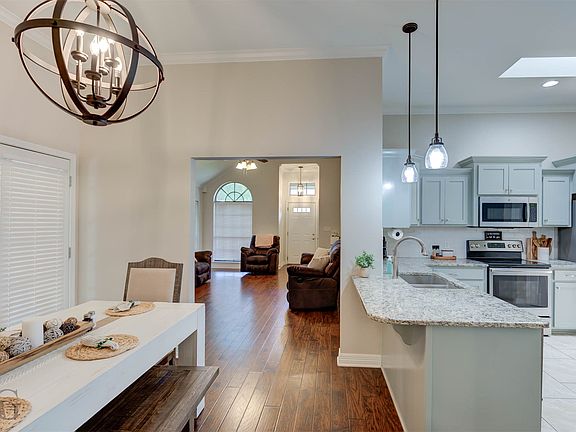 5th image of 5707 Pampus Ln